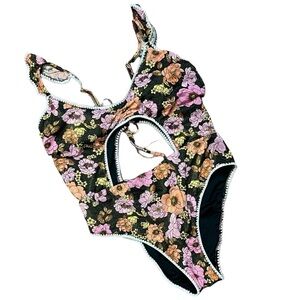 Victoria’s Secret Cut Out One Piece Cheeky XXL